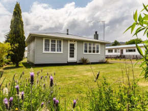 Midway on Miro - Ohakune Holiday Home